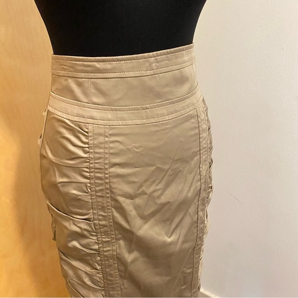 Nanette Leepore Tan Ruched Pencil Skirt Back slit Women’s Size - Picture 3 of 16